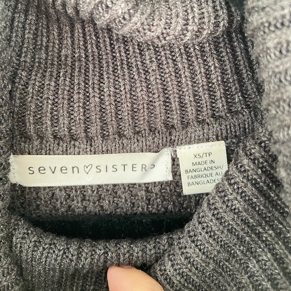 Women’s Seven Sisters Knit Turtleneck, XS - Picture 2 of 3